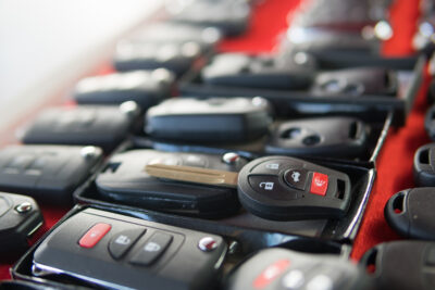 Transponder keys are set on a table.